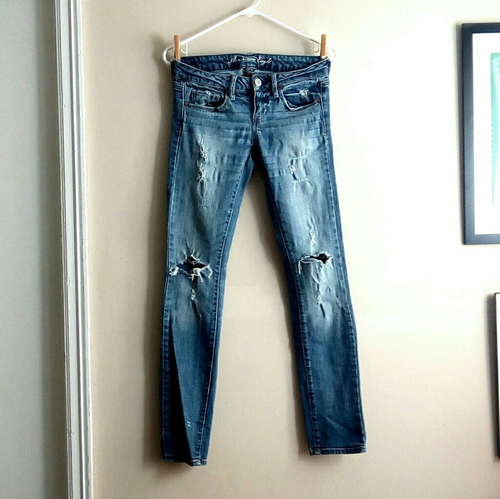 🔥AE Low Rise Paint Splatter Distressed Skinny🔥